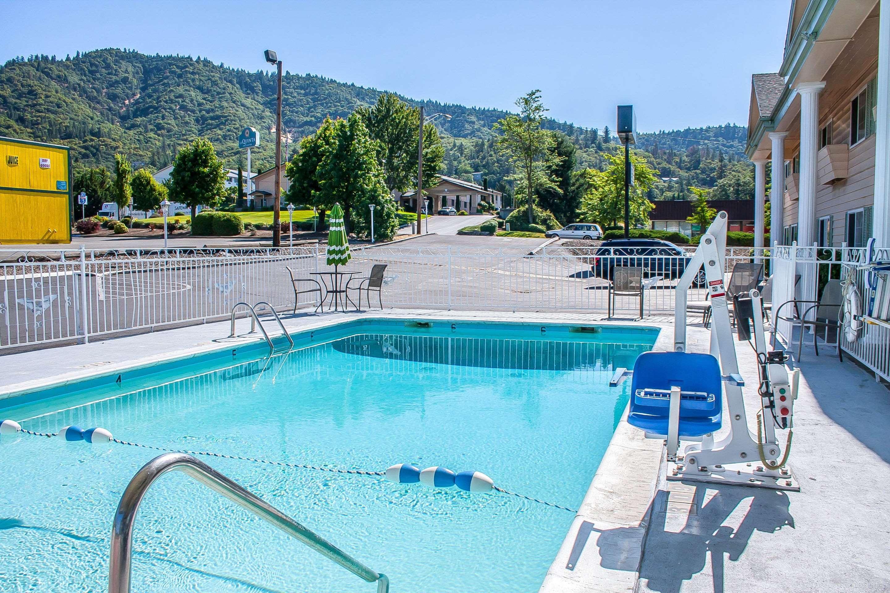 Quality Inn Grants Pass Bagian luar foto